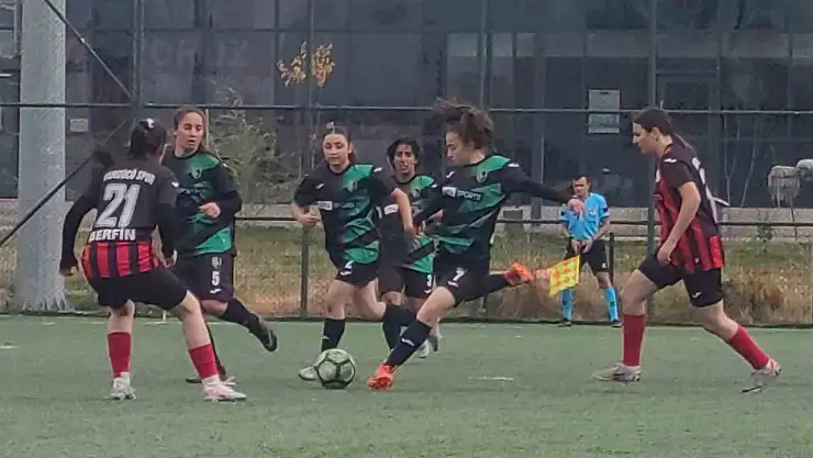 Vangücü SK, Kahramanmaraş Anadolu SK'yı 4-2 ile geçerek galibiyet aldı!