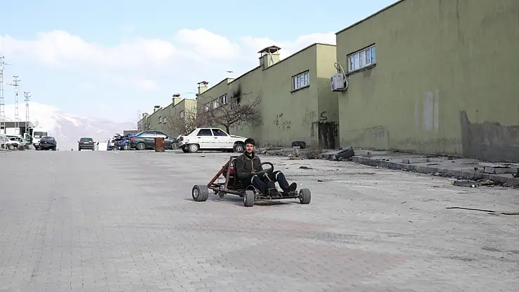 Vanlı genç hurda malzemelerden go-kart aracı üretti