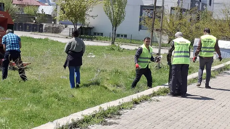 Varto'da Temizlik Seferberliği Daha Temiz Bir Varto İçin El Ele