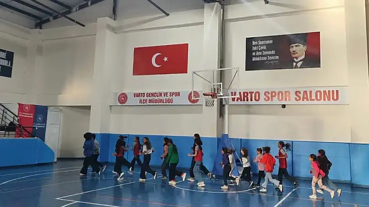 Varto'da voleybol kursuna büyük ilgi, gençler spora yöneliyor!