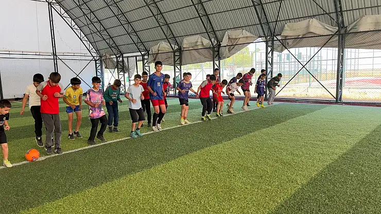Varto Futbol Sahasında Antrenmanlar Yoğun Katılımla Devam Ediyor