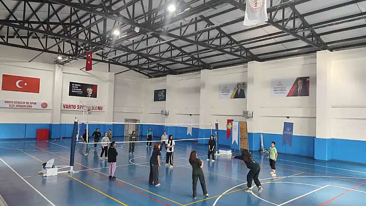 Varto Gençlerinden Voleybol Kursuna Büyük İlgi