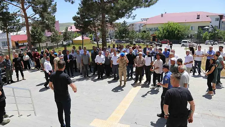 Varto Kaymakamı Ayyıldız, Denizli'ye atanırken duygusal bir veda ile uğurlandı