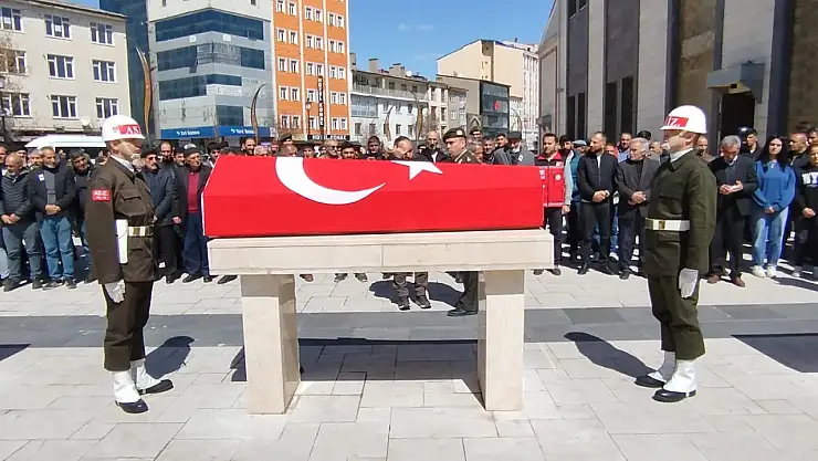 Kars'ta astsubay adayına hüzünlü veda