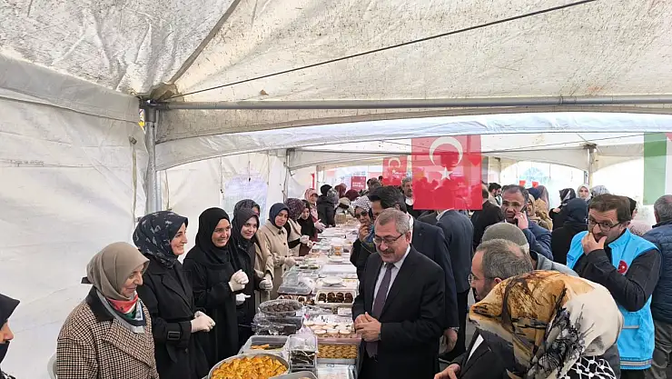 Yakutiye Kent Meydanı'nda Hayır Çarşısı Açıldı