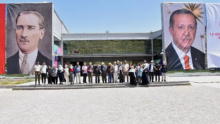 Yaşlı Bireyler Van'ın Güzelliklerini Keşfediyor