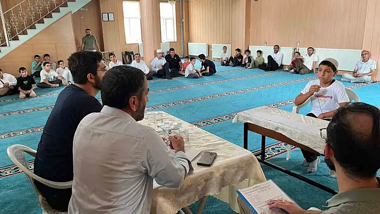 Yaz Kur'an Kursu Öğrencileri Arası Hadis ve Süre Ezberleme Yarışması Yapıldı