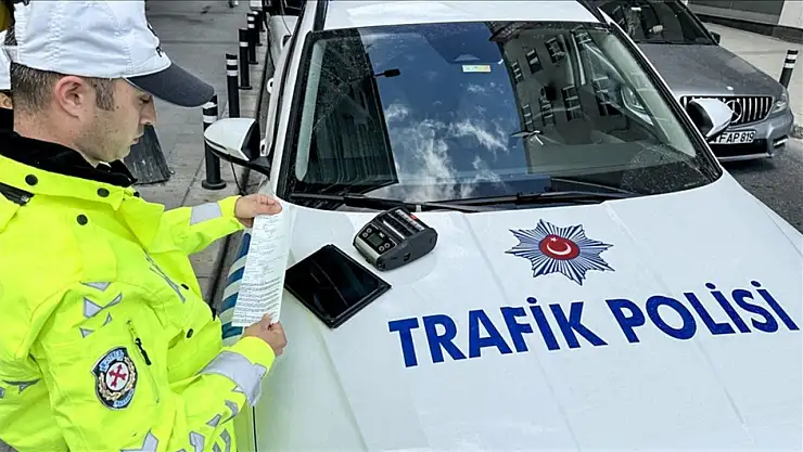 Yeni trafik cezaları yürürlüğe girdi mi? 2025 zamlı trafik cezaları!