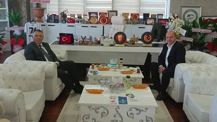 Yeşil Iğdır Gazetesi Genel Yayın Yönetmeni Cabbar Şıktaş'tan Rektör Gürel'e Hayırlı Olsun Ziyareti