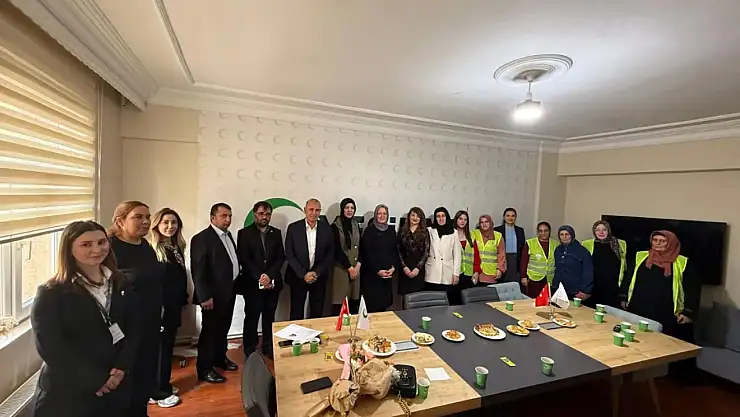 Yeşilay Kars Şubesi, Kadın Komisyonu Başkanını Ağırladı
