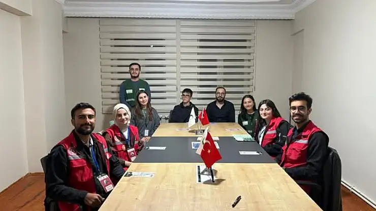 Yeşilay Kars Şubesi, Kafkas Üniversitesi Damla Topluluğu ile Ortak Proje Görüşmesi Gerçekleştirdi