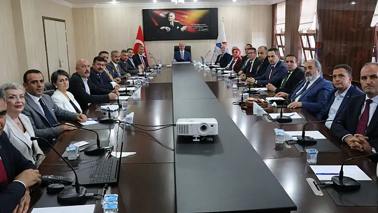 YÖK başkanı Özvar Ağrı'da duyurdu: Lisansüstü programlara ilave kontenjan geliyor