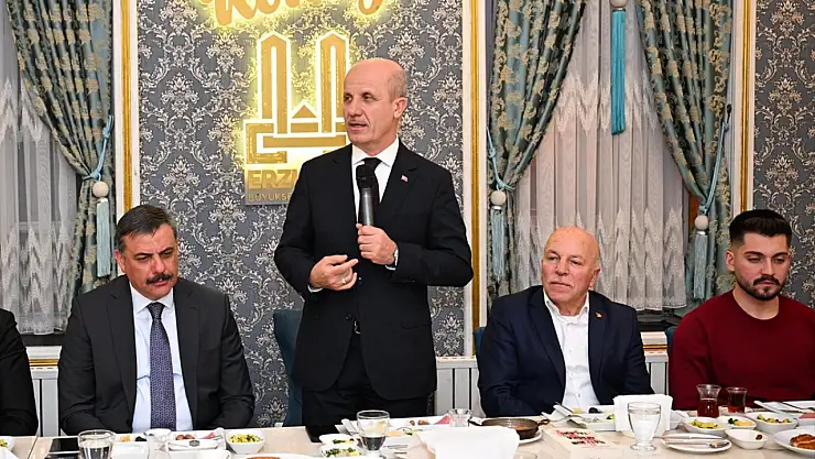 YÖK Başkanı Özvar, Erzurum'da gençlerle sahurda buluştu