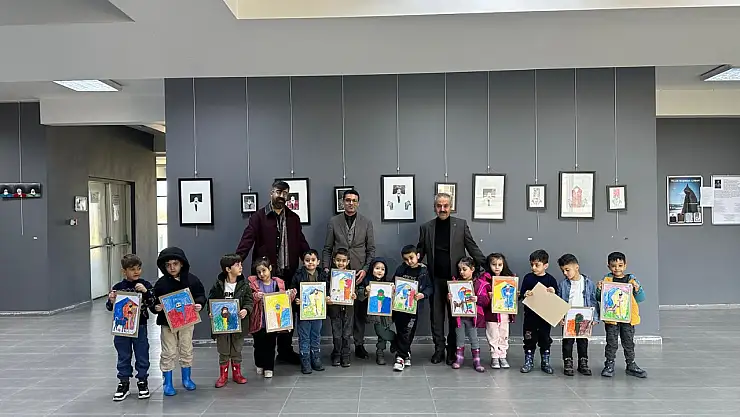 'Yolun Başında: Çoban' sergisi minik sanatseverlerin ziyaretiyle renkli anlara sahne oldu