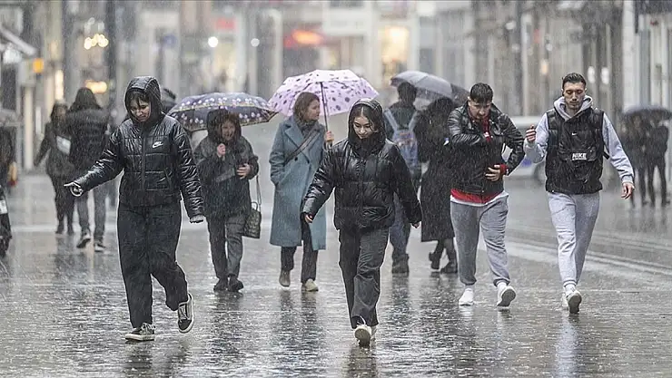 Yurt genelinde aralıklı yağışlar bekleniyor: Ağrı ve üç büyükşehirde nasıl bir hava var?