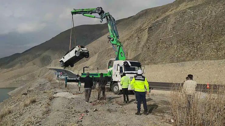 Zernek Barajı'na uçan otomobil, 3 gencin cansız bedenini çıkaran ekiplerce bulundu