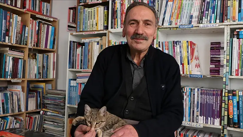 30 Yıldır Kitaplarla İç İçe: Erzurumlu Sahafın Eşsiz Yaşamı