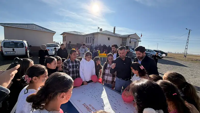 '81 hayal bir Türkiye' projesi Ağrı'da miniklerle buluştu