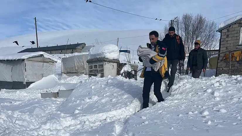 Ağrı'da 112 ekibi başlayan doğumu evde gerçekleştirdi