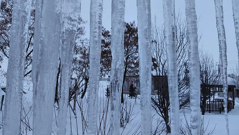 Ağrı'da buzlanma günlük hayatta risk oluşturuyor