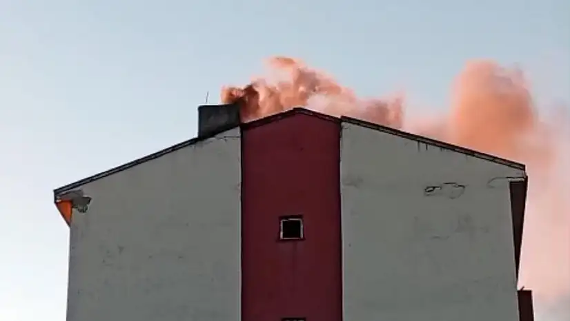 Ağrı'da çatıdan yükselen duman paniğe neden oldu