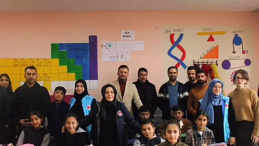 Ağrı'da çocukların yüzünü güldüren yardım