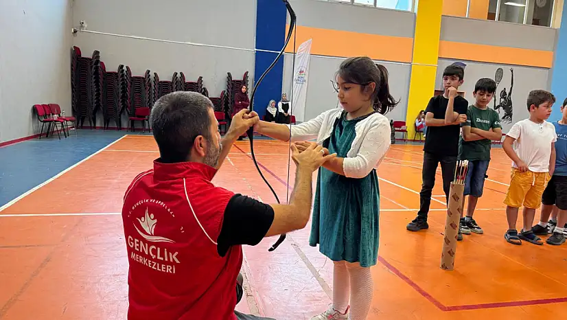 Ağrı'da gençler bu yaz boş durmuyor, Gençlik Merkezi'nde etkinlikler sürüyor