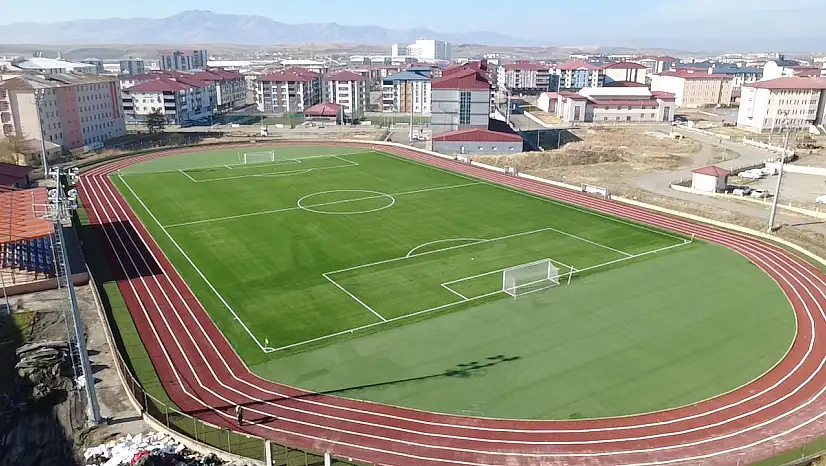 Ağrı'da gençler için yeni bir spor sahası daha faaliyete geçti