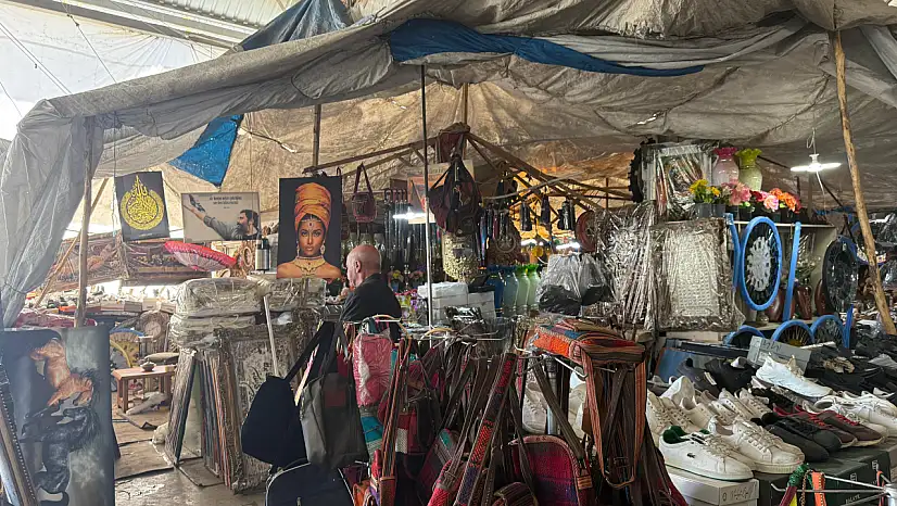 Ağrı'da hediyelik eşya arayanlar aynalı tablolara yöneldi
