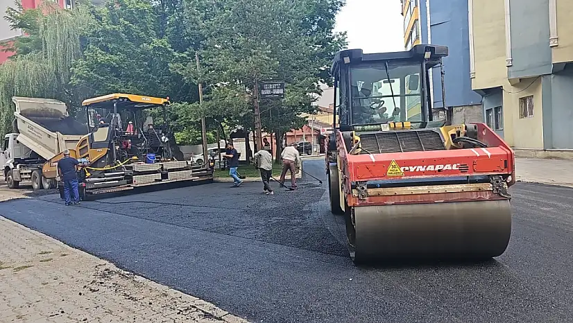Ağrı'da Leylek Pınar Mahallesi'nde asfalt çalışmalarında sona gelindi