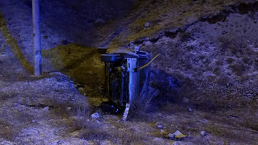 Ağrı Erzurum kara yolunda buzlanma kazaya neden oldu