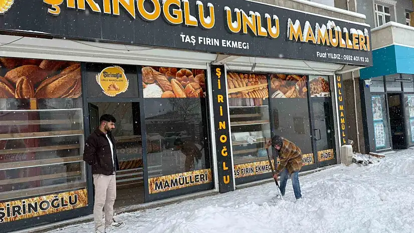 Ağrı'nın Diyadin ilçesinde esnaf kürek başına geçti