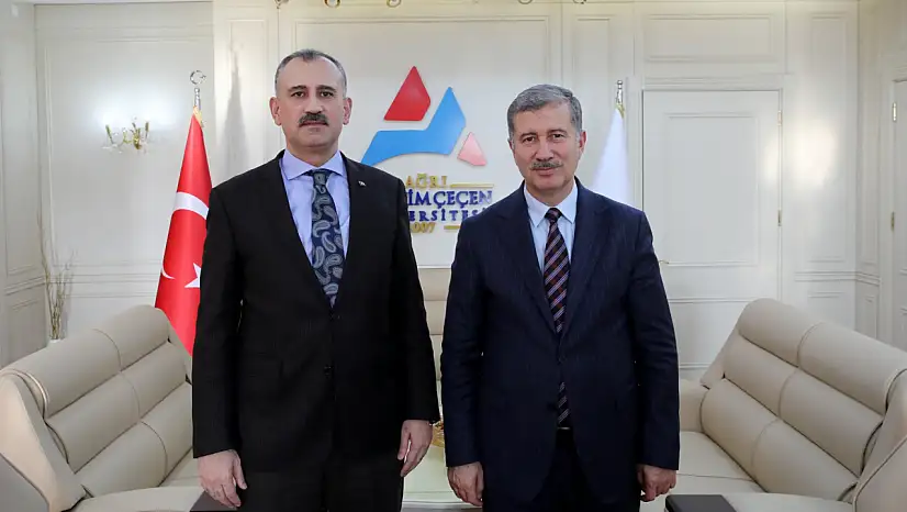 Ağrı Valisi Bozkurt'tan üniversite yönetimine ziyaret