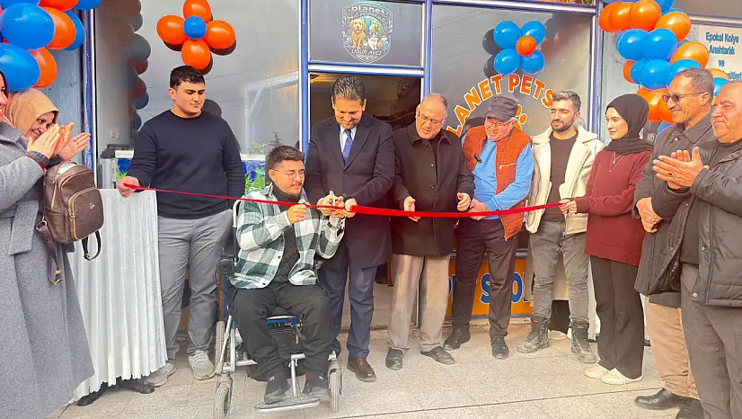 Ahlat'ta Planet Pet Shop Hizmete Açıldı