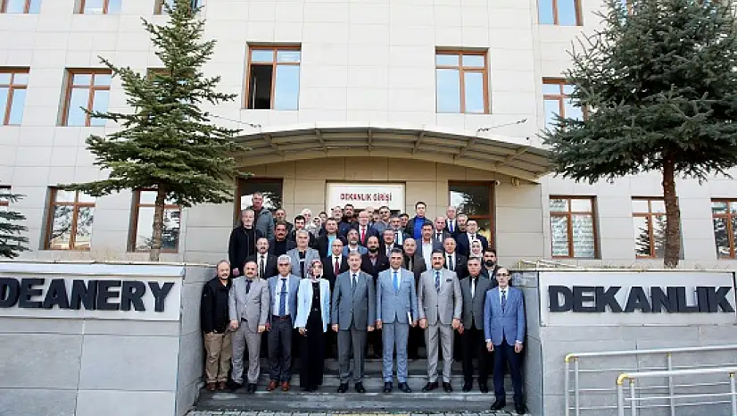 AİÇÜ'de yönetim ile personel buluşması gerçekleşti