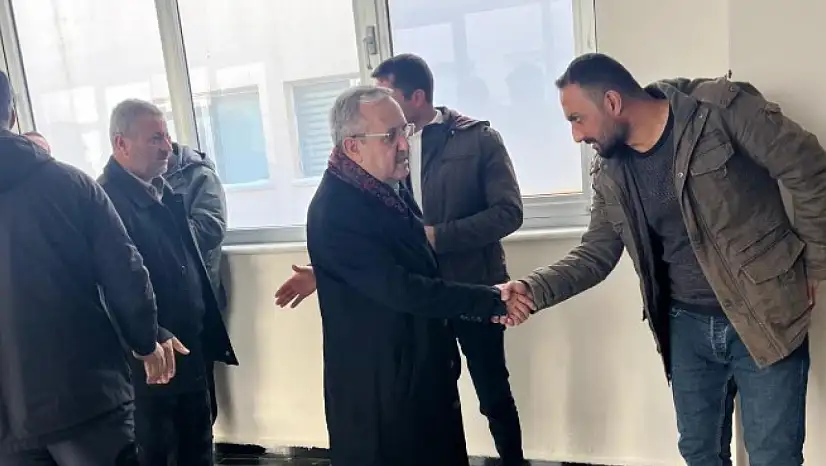 AK Parti Güroymak İlçe Başkanı Nihat Yavuz'dan Hastalara Geçmiş Olsun Ziyareti