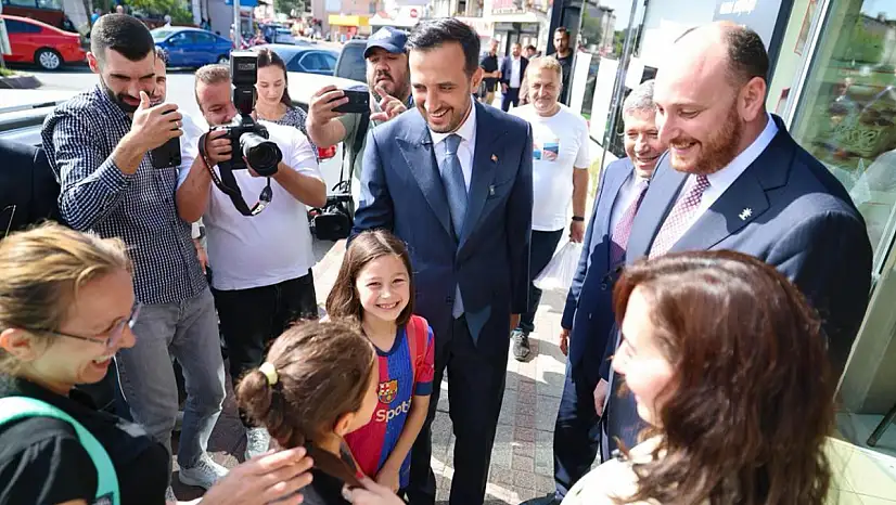 AK Parti Türkiye yüzyılı kapsamında vatandaşın fikirlerini dinliyor