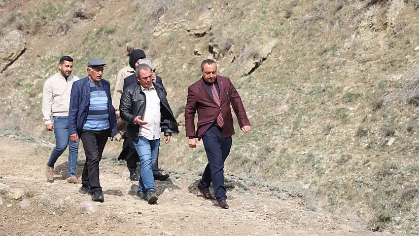 Başkan Kınalı, Tuzla Mahallesi'nde saha gezisi ile yerel ihtiyaçları belirledi!