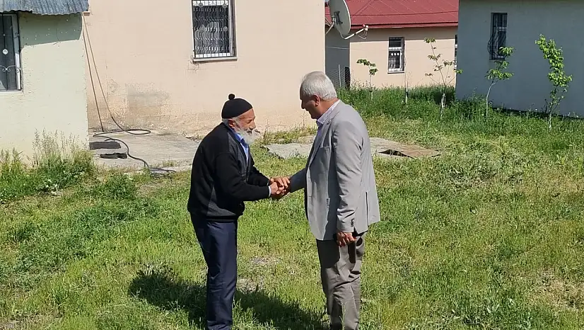Başkan Yakut, bayramda özel bakım ihtiyacı olan vatandaşları ve yaşlıları ziyaret etti