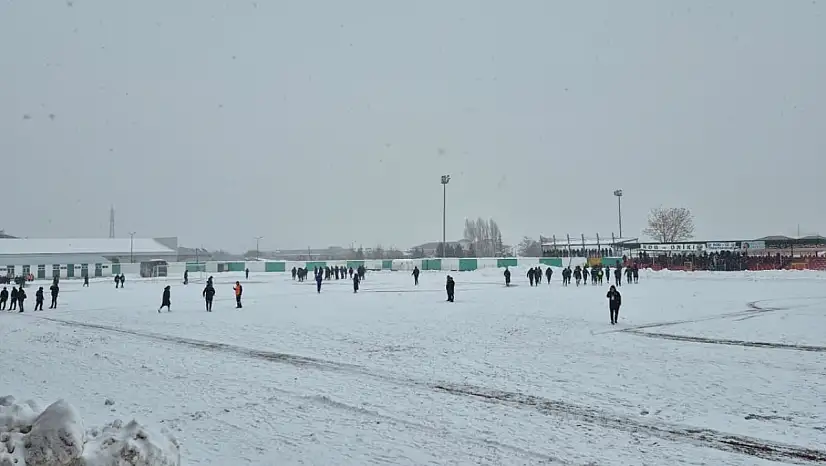 Bingöl'de kar engeli: Ağrı Spor maçı ertelendi!
