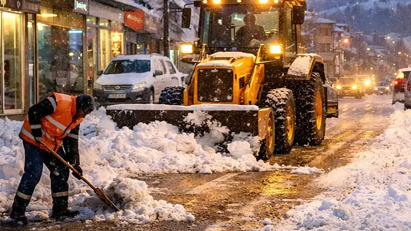 Bitlis Güroymak'ta Çarşı Merkezinde Kar Temizleme Çalışmaları Yapılacak