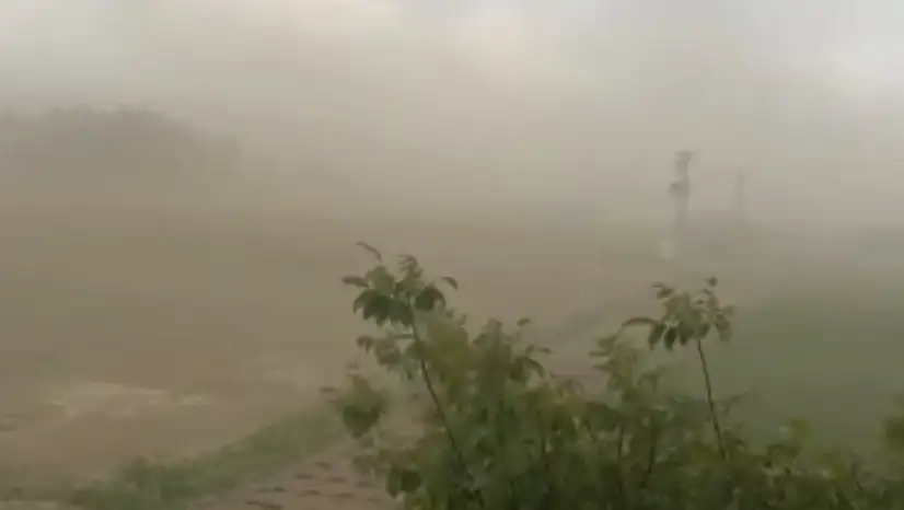 Bitlis'te dolu ve fırtına hayatı felç etti