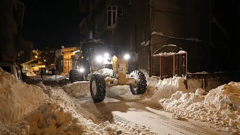 Bitlis'te Karla Mücadele Çalışmaları Aralıksız Sürüyor
