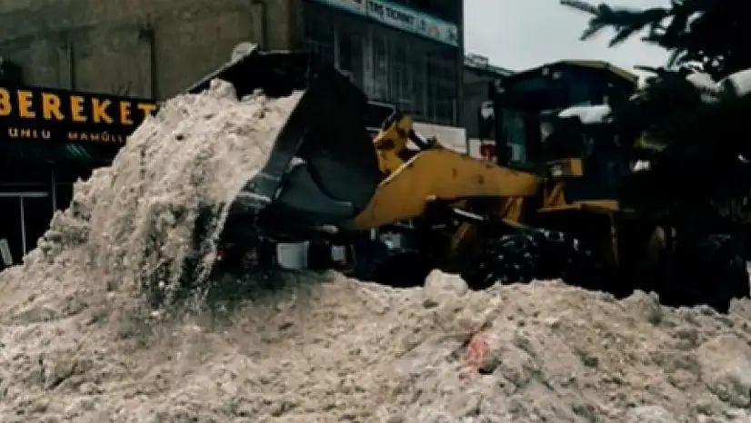 Bitlis'te Karla Mücadele Çalışmaları Aralıksız Sürüyor