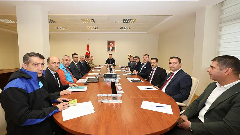 Bitlis'te Köy Yollarında Karla Mücadele İçin Hazırlık Toplantısı Yapıldı