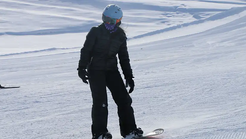 Bitlis'te Okul Sporları Snowboard İl Birinciliği Tamamlandı