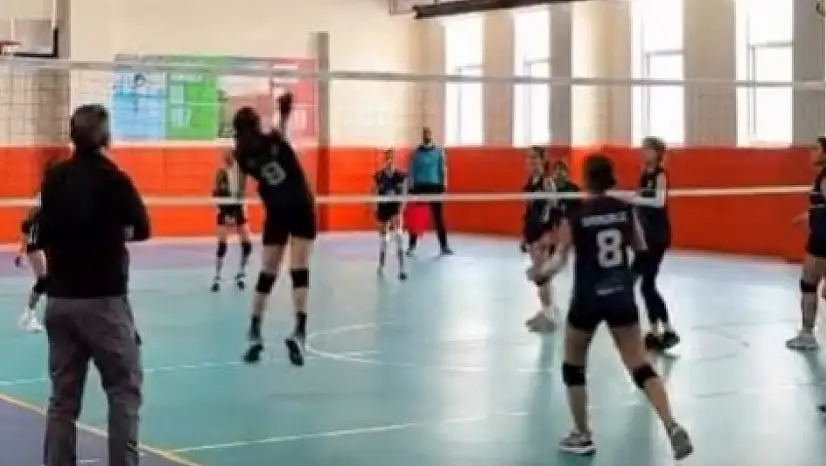 Bitlis'te Okul Sporları Voleybol Yıldızlar Grup Müsabakaları Tamamlandı