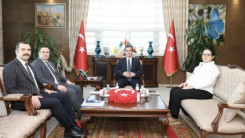 Bitlis Valisi Karakaya, Vali Yardımcılarıyla Haftalık Değerlendirme Toplantısı Yaptı