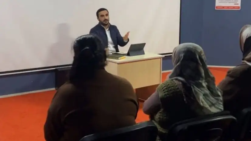 Bulanık'ta 'Kur'an Neden Bize Yol Göstermiyor?' Konulu Anlamlı Sohbet Programı Düzenlendi