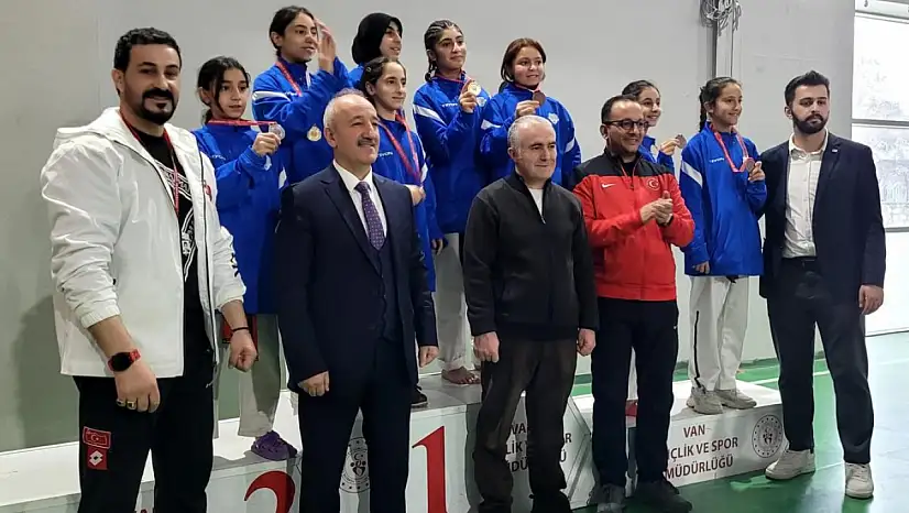 Çaldıranlı Sporcu Taekwondoda Van İl Birincisi Oldu